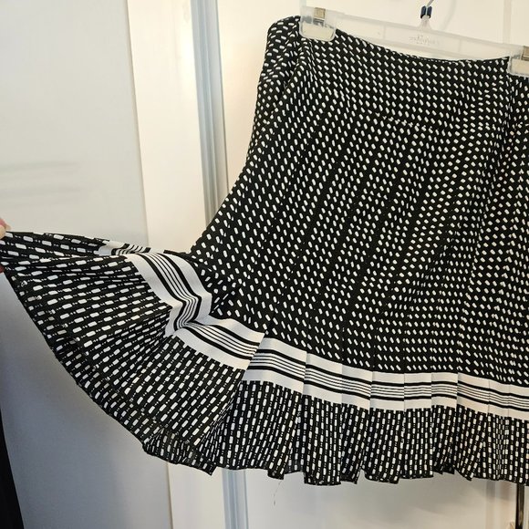 Jones New York Petite Silk Skirt - Picture 2 of 8